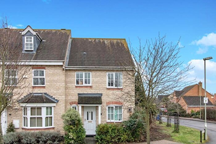3 Bedroom End Of Terrace House To Rent In Lucerne Avenue, Bicester, OX26