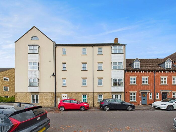 2 Bedroom Flat For Sale In Zander Road, Calne, SN11