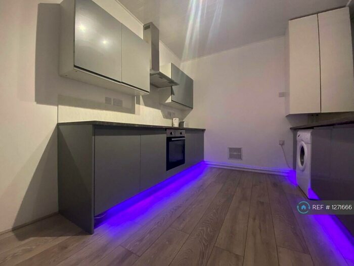 4 Bedroom Semi-Detached House To Rent In Burscough Street, Ormskirk, L39