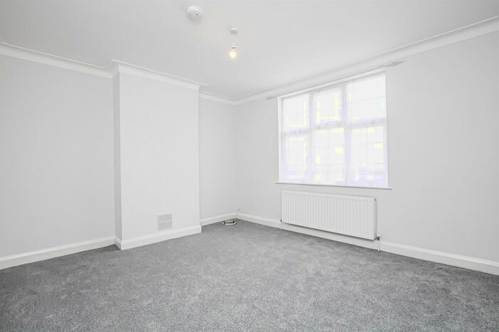 2 Bedroom Flat To Rent In Halvergate Mansions, Burnt Oak Broadway, Edgware, HA8