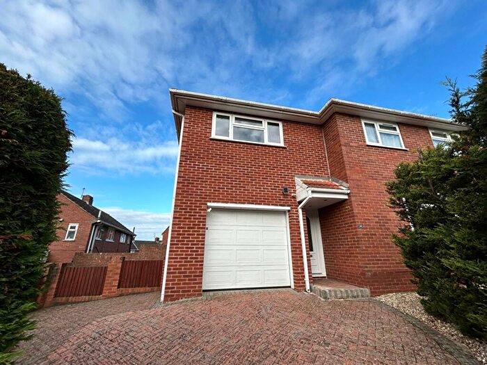 4 Bedroom End Of Terrace House To Rent In Thornpark Rise, Heavitree, Exeter, EX1