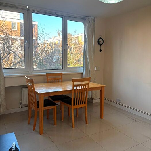 3 Bedroom Flat To Rent In Poplar High Street, Norwood House Poplar High Street, E14