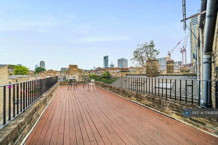 4 Bedroom Maisonette To Rent In Brook Drive, London, SE11