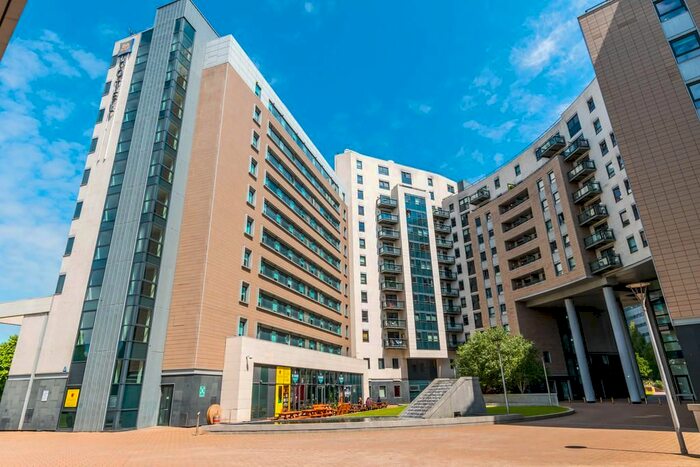 1 Bedroom Flat To Rent In The Gateway North, Crown Point Road, Leeds, LS9