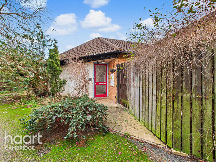 2 Bedroom Bungalow For Sale In Moncrieff Close, Cambridge, CB4