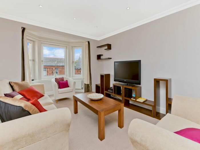 2 Bedroom Flat To Rent In Rattray Drive, Edinburgh, EH10