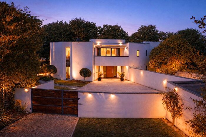 5 Bedroom Detached House For Sale In North Shore Road, Hayling Island, PO11