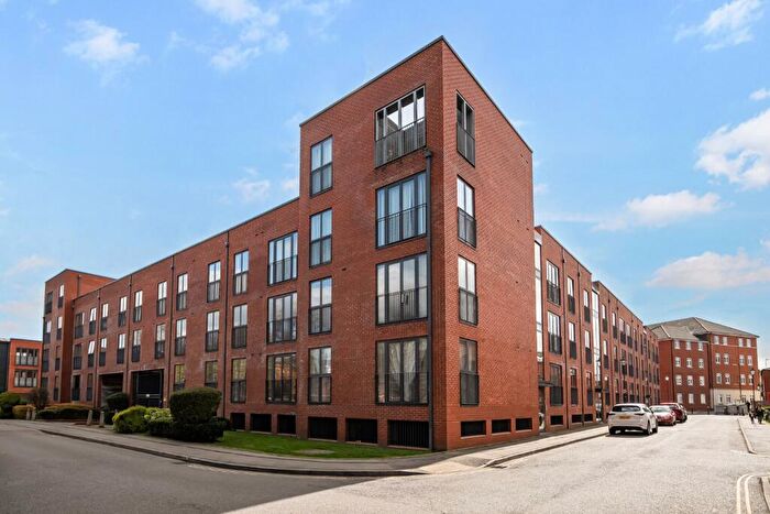 2 Bedroom Flat For Sale In Ascote Lane, Shirley, Solihull, West Midlands, B90