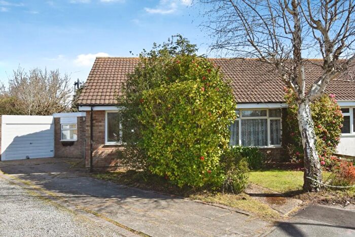 3 Bedroom Semi-Detached Bungalow For Sale In Spenser Close, Warsash, SO31
