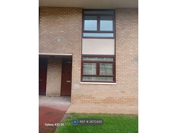 4 Bedroom Flat To Rent In Washington, Washington, NE37