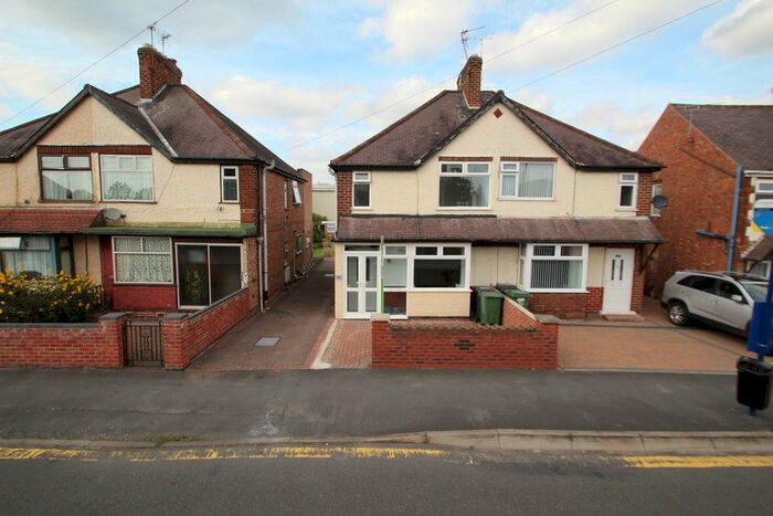 3 Bedroom Semi-Detached House To Rent In Knightthorpe Road, Loughborough, LE11