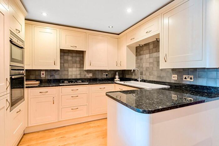 2 Bedroom Flat For Sale In Copers Cope Road, Beckenham, BR3