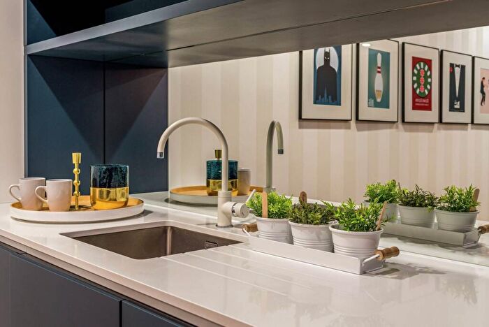 1 Bedroom Flat For Sale In The Bouchon, Silk District, Whitechapel, London, E1