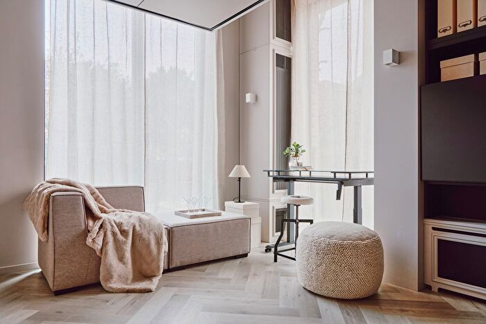 Studio To Rent In Willesden Green, London, NW2