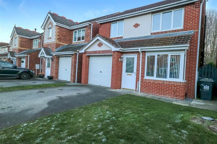 3 Bedroom Detached House To Rent In Hartington Way, Darlington, DL3