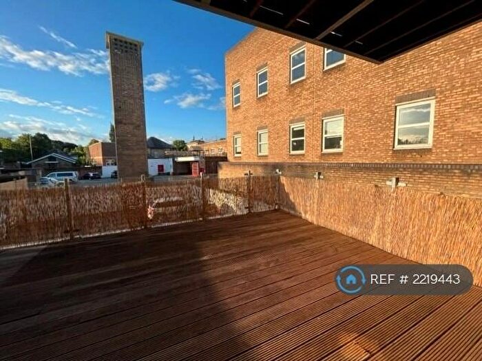 3 Bedroom Flat To Rent In Kilmuir House, Epsom, KT17