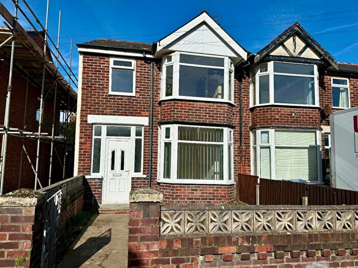 3 Bedroom End Of Terrace House For Sale In Keasden Avenue, Blackpool, FY4