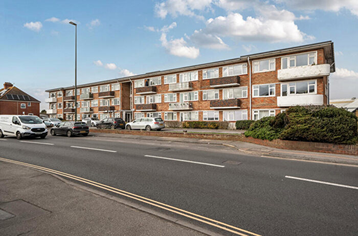 2 Bedroom Flat For Sale In Brighton Road, Lancing, West Sussex, BN15