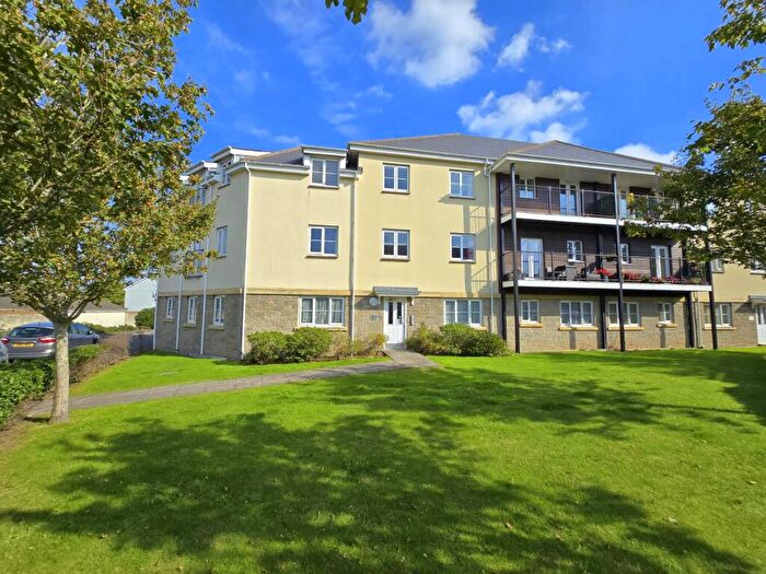 2 Bedroom Flat For Sale In Watkins Way, Bideford, EX39
