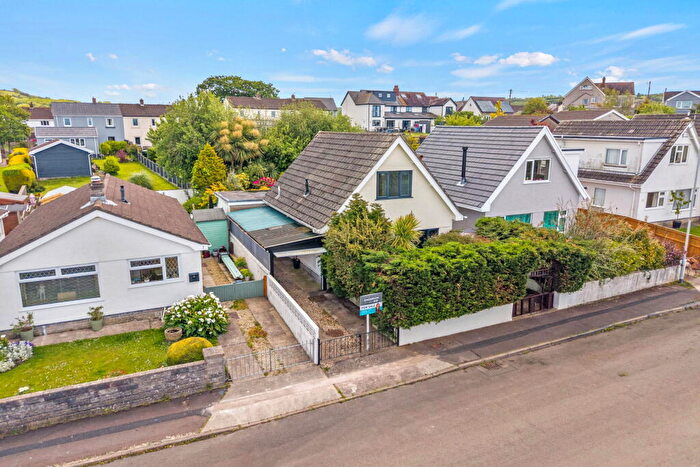 3 Bedroom Detached House For Sale In Rhyd-y-Fenni, Crofty, Swansea, SA4