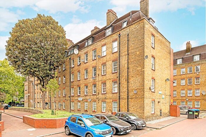 2 Bedroom Flat To Rent In Doddington Grove, Kennington, SE17