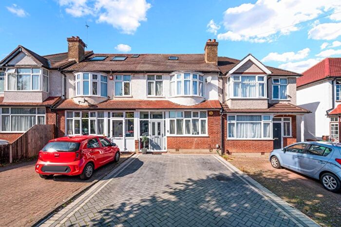 4 Bedroom Terraced House For Sale In Stoneleigh Avenue, Worcester Park, KT4