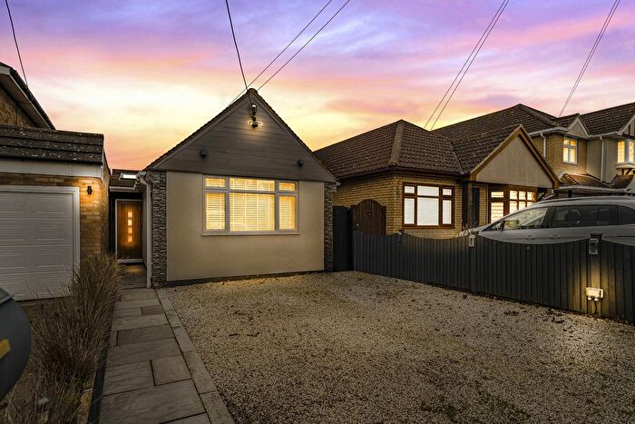 2 Bedroom Bungalow For Sale In Helena Road, Rayleigh, SS6