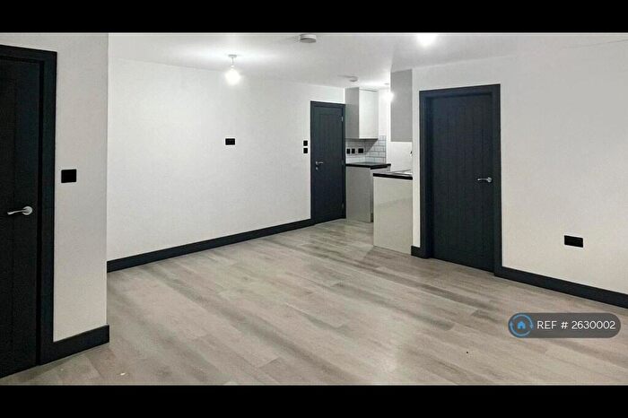 1 Bedroom Flat To Rent In High Street, Aylesbury, HP20