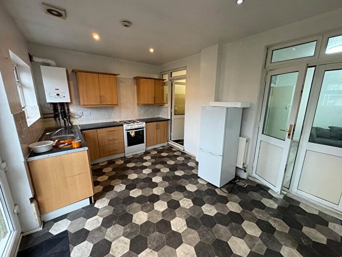 4 Bedroom Terraced House To Rent In Stratford Road, Southall, UB2