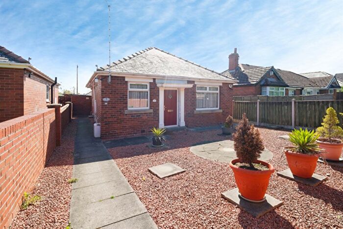 2 Bedroom Detached Bungalow For Sale In St. Johns Walk, Royston, Barnsley, S71
