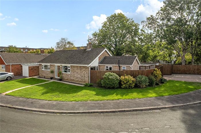 3 Bedroom Bungalow For Sale In Hillands Drive, Leckhampton, Cheltenham, GL53