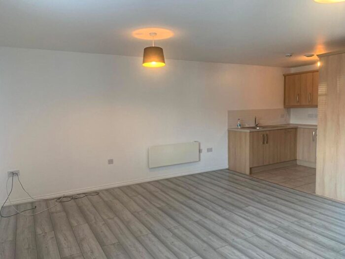 2 Bedroom Flat To Rent In Bryanstone Road, Waltham Cross, EN8