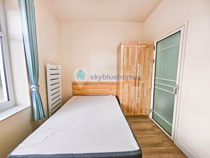 6 Bedroom End Of Terrace House To Rent In Brentwood Road, Leicester, LE2
