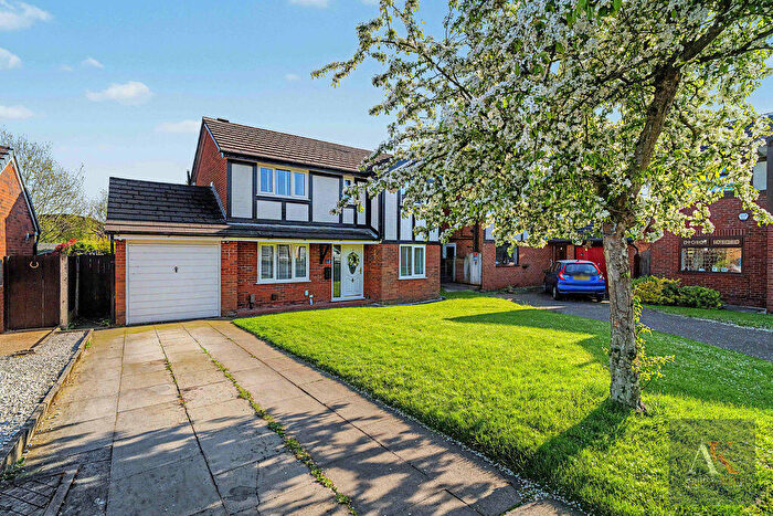 3 Bedroom Detached House For Sale In Dell Side Way, Rochdale, OL12
