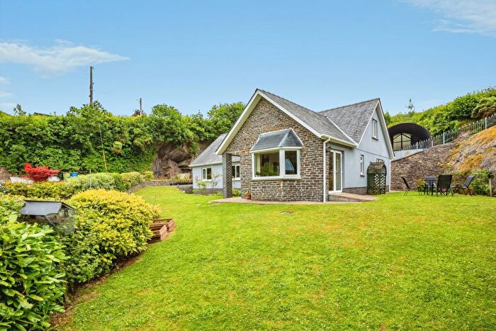 4 Bedroom Detached Bungalow For Sale In Penlon Road, Newcastle Emlyn, SA38