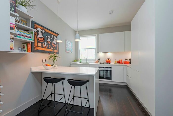 4 Bedroom Flat To Rent In Kyrle Road, London, SW11