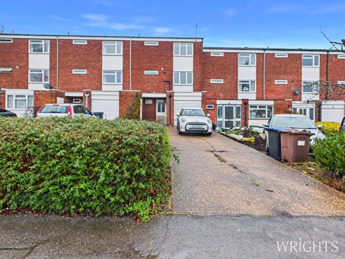 6 Bedroom Town House For Sale In St Audreys Close, Hatfield, AL10