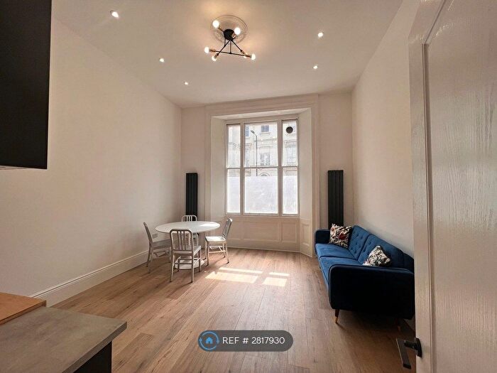 1 Bedroom Flat To Rent In Gloucester Terrace, London, W2