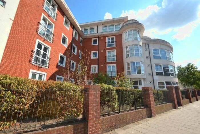1 Bedroom Flat To Rent In London Road, Kingston Upon Thames, KT2