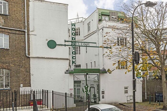 2 Bedroom Flat To Rent In Woodstock Grove, London, W12