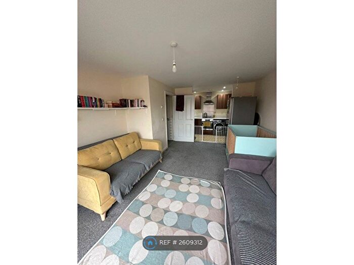 2 Bedroom Flat To Rent In Onyx Crescent, Leicester, LE4