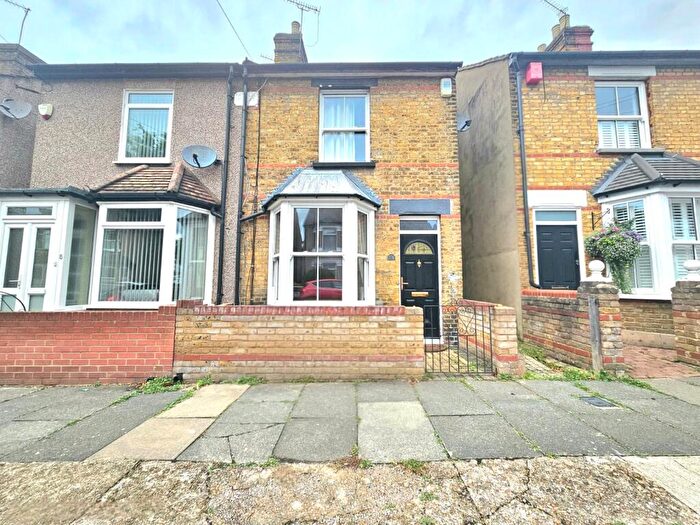 2 Bedroom Semi-Detached House To Rent In Malvern Road, Hornchurch, RM11