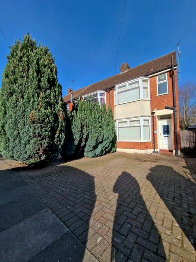 2 Bedroom Terraced House To Rent In Trinity Road, Luton, LU3