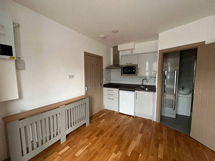6 Bedroom Terraced House To Rent In London, SE18