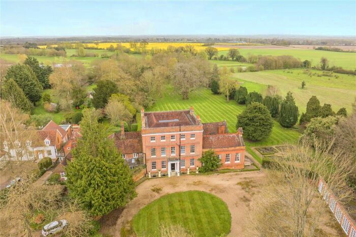 8 Bedroom Detached House For Sale In Bath Road, Kiln Green, Berkshire, RG10