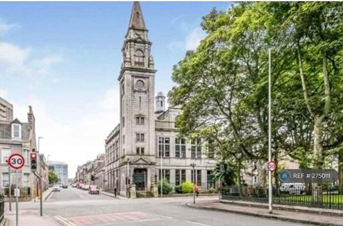 3 Bedroom Penthouse To Rent In Melville Court, Aberdeen, AB10