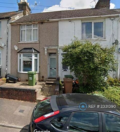 6 Bedroom Semi-Detached House To Rent In Fant Lane, Maidstone, ME16