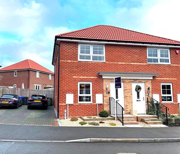 2 Bedroom Semi-Detached House For Sale In Farleigh Drive, Harworth, Doncaster, DN11