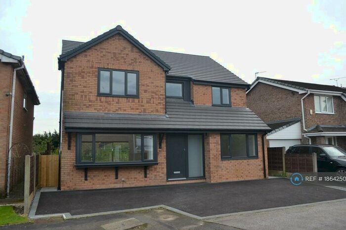 4 Bedroom Detached House To Rent In Oakham Close, Bury, BL8