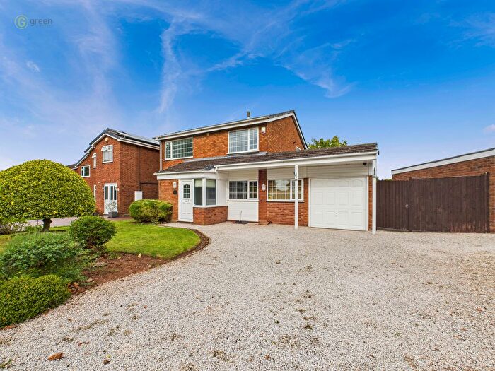 4 Bedroom Detached House For Sale In Kingshayes Road, Aldridge, Walsall, WS9